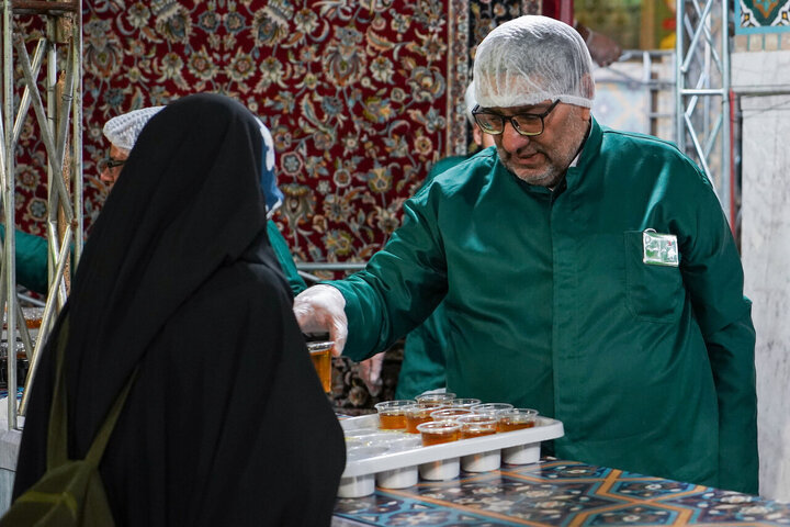 Reporte fotográfico | El ambiente del Santuario Sagrado del Imam Alí ibn Musa ar-Rida (la paz sea con él) durante la Década de la Generosidad