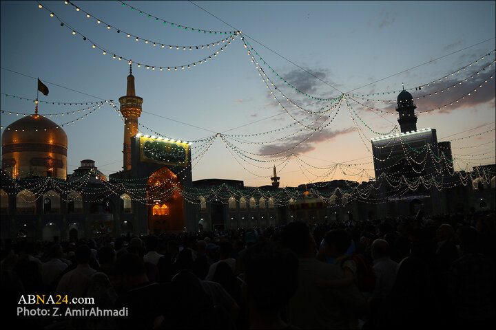 شام میلاد، حرمِ رضا در آغوش نور و نذر و نگاه