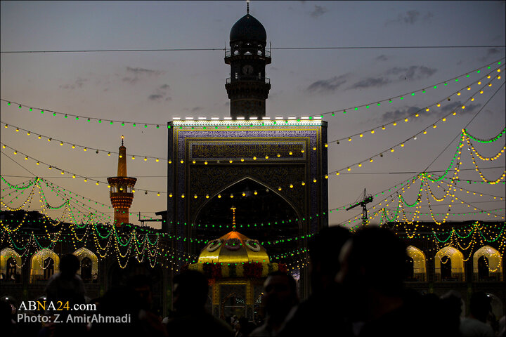 شام میلاد، حرمِ رضا در آغوش نور و نذر و نگاه