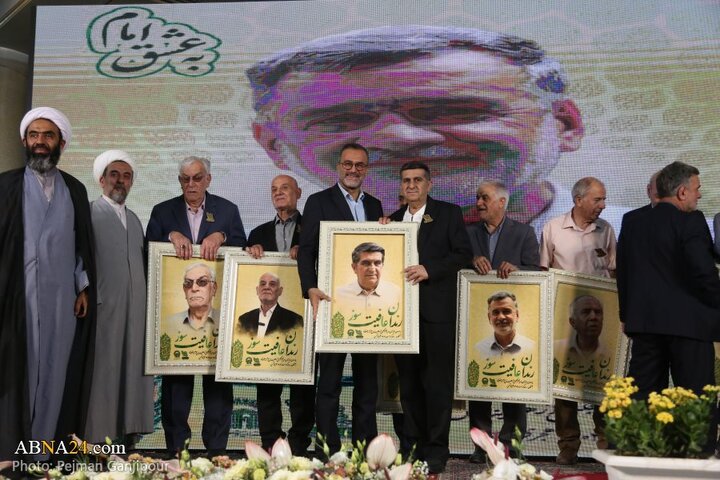 تجلیل از هنرمندان حرم رضوی در شهر اصفهان