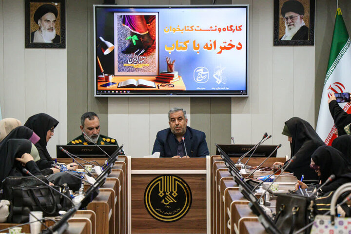 کتاب‌های دفاع مقدس، راهی برای حفظ هویت ملی و مذهبی هستند