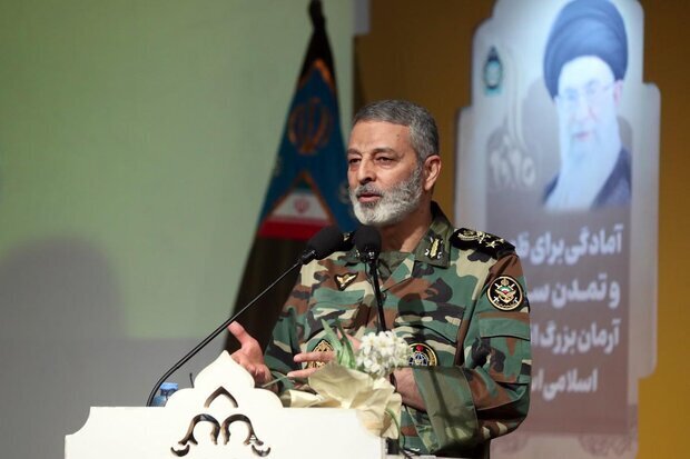 Iran’s army commander reaffirms air defense readiness and modernization efforts