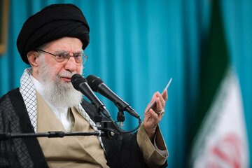 Rêberê Şoreşa Îslamî: Nirxa karkeran û ewlehiyê wan divê girîng were girtin