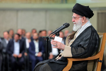 Imam Khamenei: Minds must not be diverted from Palestine