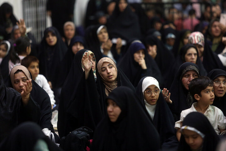 تقرير مصور| إقامة حفل بهيج بمناسبة ولادة الإمام الرضا(ع) في حرم السيدة المعصومة(ع)