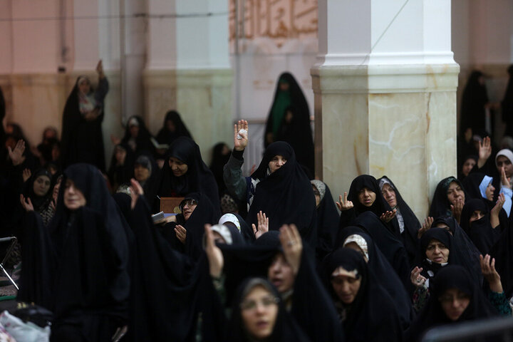 تقرير مصور| إقامة حفل بهيج بمناسبة ولادة الإمام الرضا(ع) في حرم السيدة المعصومة(ع)