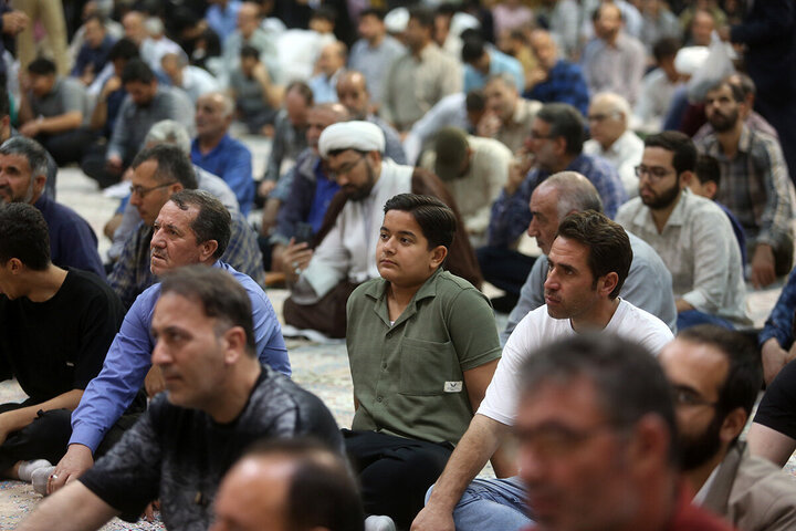 تقرير مصور| إقامة حفل بهيج بمناسبة ولادة الإمام الرضا(ع) في حرم السيدة المعصومة(ع)