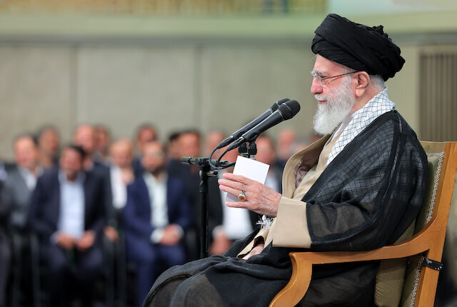 Imam Khamenei: Minds must not be diverted from Palestine