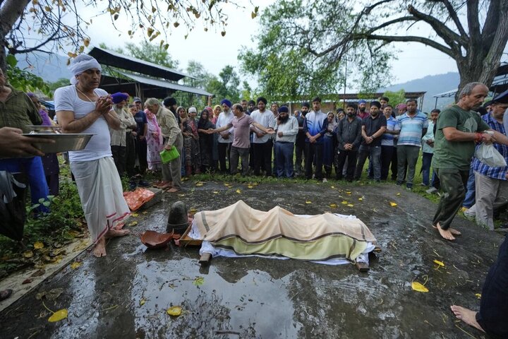 နျူကလီး ယားအင်အားကြီးနှစ်နိုင်ငံ ဖြစ်သည့် အိန္ဒိယ နှင့် ပါကစ္စတန်ကြား စစ်ပွဲ ၏ ပုံရိပ်များ  Photos