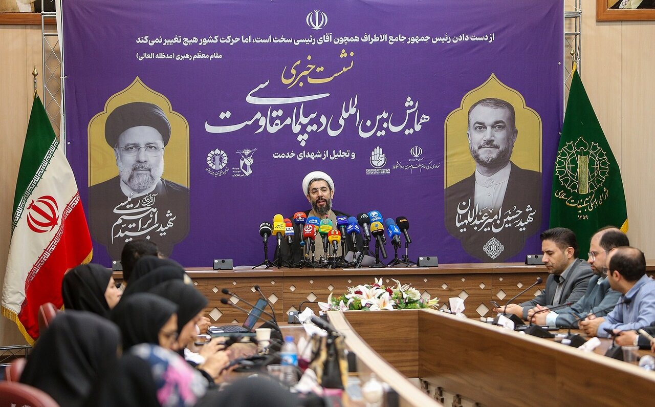 تجلیل از شهدای خدمت و مقاومت در اجلاسیه بین‌المللی مجاهدان در غربت/ رستمی: شهدای خدمت، الگوهای حکمرانی تراز انقلاب اسلامی بودند