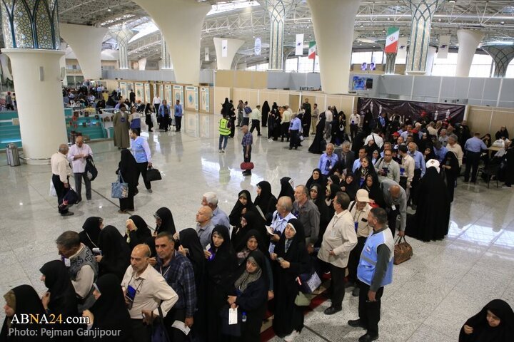 تقرير مصور| إنطلاق اول قافلة الحجاج من مدينة اصفهان لأداء مناسك الحج