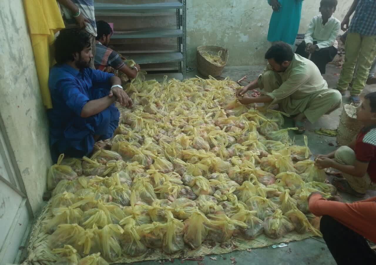 Pêşkêşkirina xizmeteke bênavber ji bo kesên xizan li Karaçî, Pakistan; Nirxandinek li ser çalakiyên Saziya Alîkariya Perwerdehiyê ya Xedîce El-Kubra