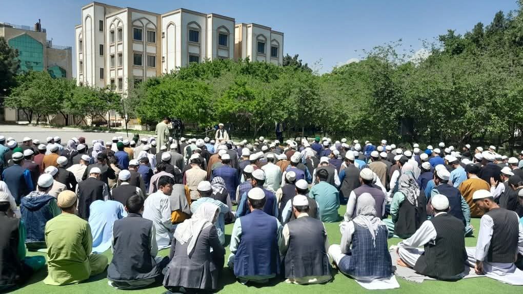 اقامه نماز باران در حوزه علمیه خاتم‌النبیین(ص) کابل + ویدیو