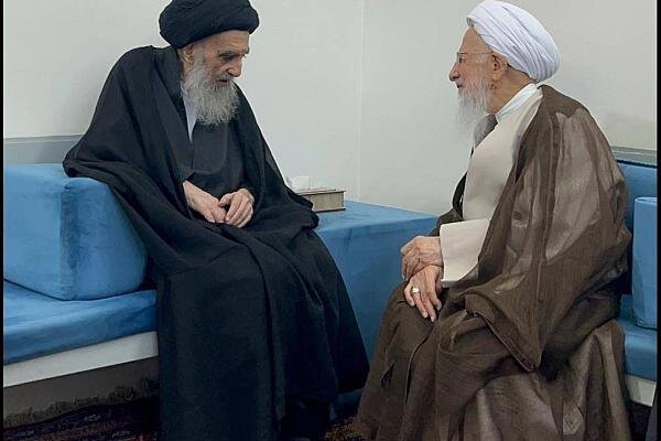 السيد السيستاني يستقبل آية الله جواديّ الآمليّ