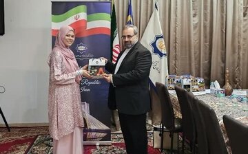 Pelajar Bahasa Farsi Dari Pelbagai Kewarganegaraan Berkenalan Dengan Shahnameh