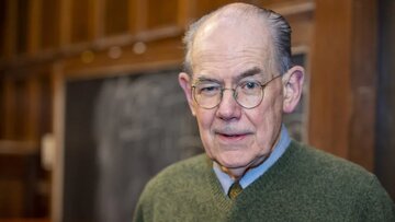米国際政治学者「対イラン戦争を求めるならトランプ氏は愚者」
