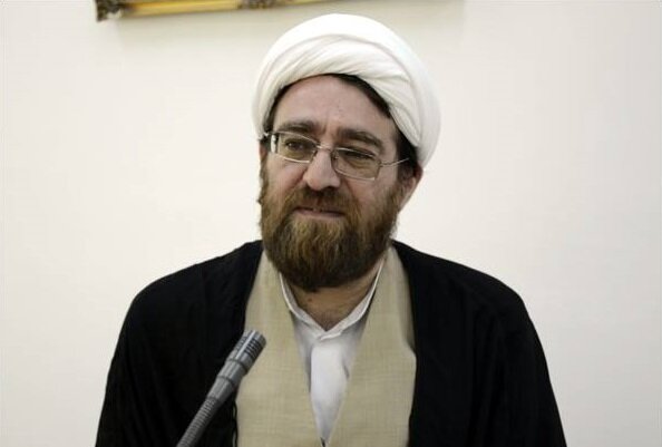 مرحوم حجت‌الاسلام نقده‌دوزان، عمر شریف خود را در راه تبلیغ معارف اسلامی صرف نمود
