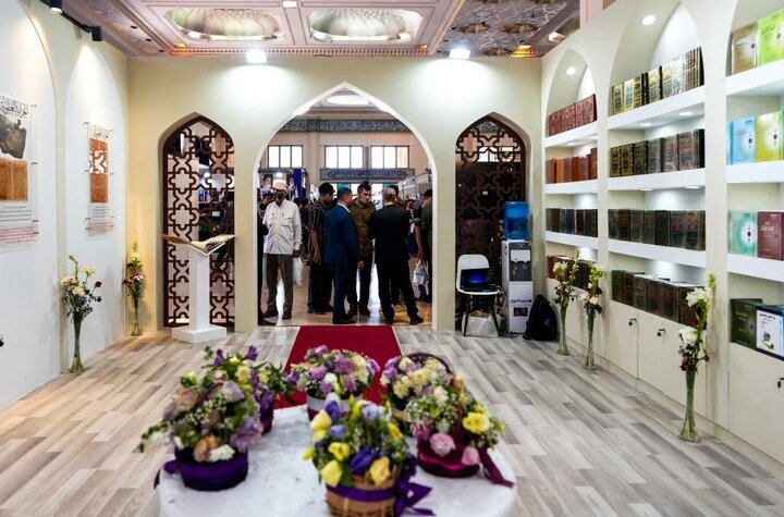 تقرير مصور| العتبة العلوية المقدسة تشارك في معرض طهران الدولي للكتاب بنسخته (36)