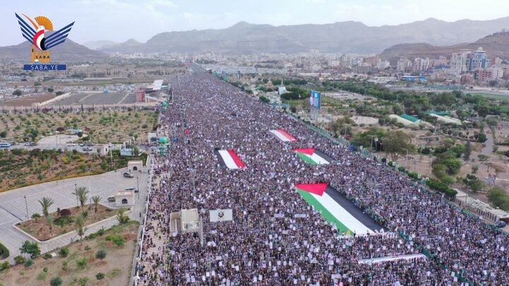 تقرير مصور| مسيرة مليونية "لنصرة غزة..بقوة الله هزمنا أمريكا وسنهزم إسرائيل" في صنعاء