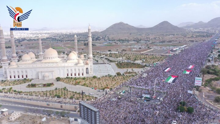 تقرير مصور| مسيرة مليونية "لنصرة غزة..بقوة الله هزمنا أمريكا وسنهزم إسرائيل" في صنعاء