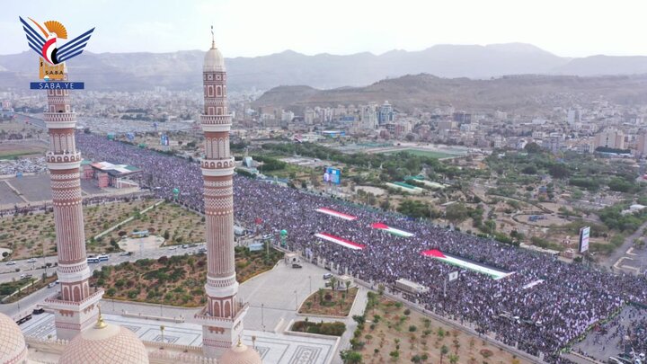 تقرير مصور| مسيرة مليونية "لنصرة غزة..بقوة الله هزمنا أمريكا وسنهزم إسرائيل" في صنعاء