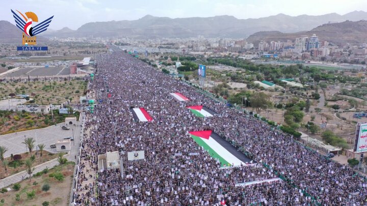 تقرير مصور| مسيرة مليونية "لنصرة غزة..بقوة الله هزمنا أمريكا وسنهزم إسرائيل" في صنعاء