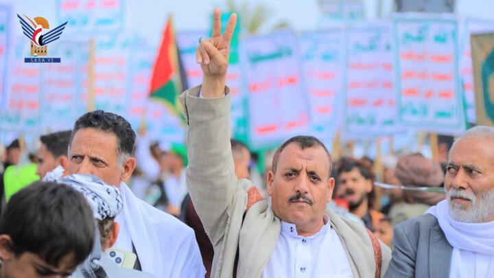 تقرير مصور| مسيرة مليونية "لنصرة غزة..بقوة الله هزمنا أمريكا وسنهزم إسرائيل" في صنعاء