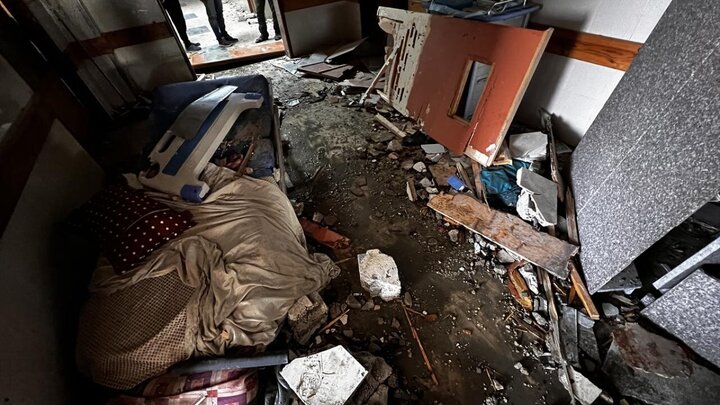 Informe fotográfico | Ataque de militares sionistas al Hospital Nasser en Jan Yunis