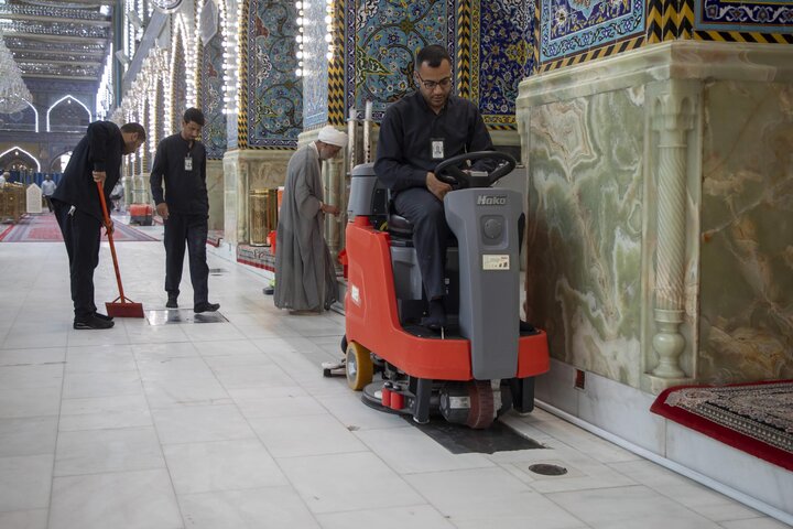 إطلاق البرنامج الصيفي لغسل صحن مرقد أبي الفضل العباس (عليه السلام) وفرشه