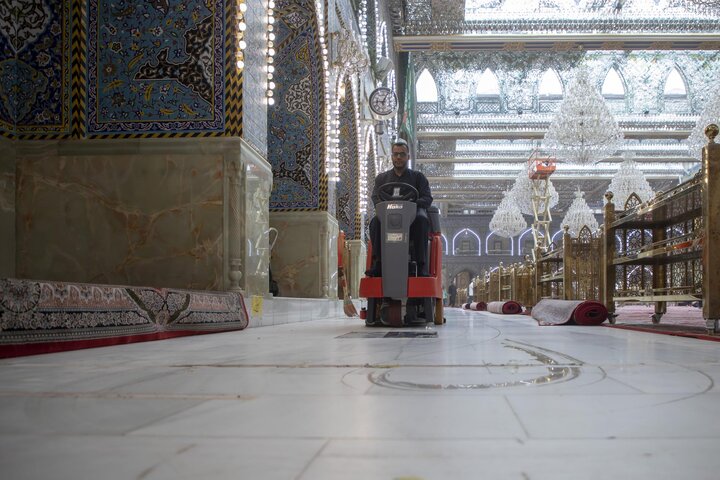 إطلاق البرنامج الصيفي لغسل صحن مرقد أبي الفضل العباس (عليه السلام) وفرشه