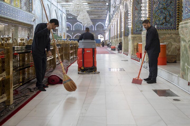 إطلاق البرنامج الصيفي لغسل صحن مرقد أبي الفضل العباس (عليه السلام) وفرشه
