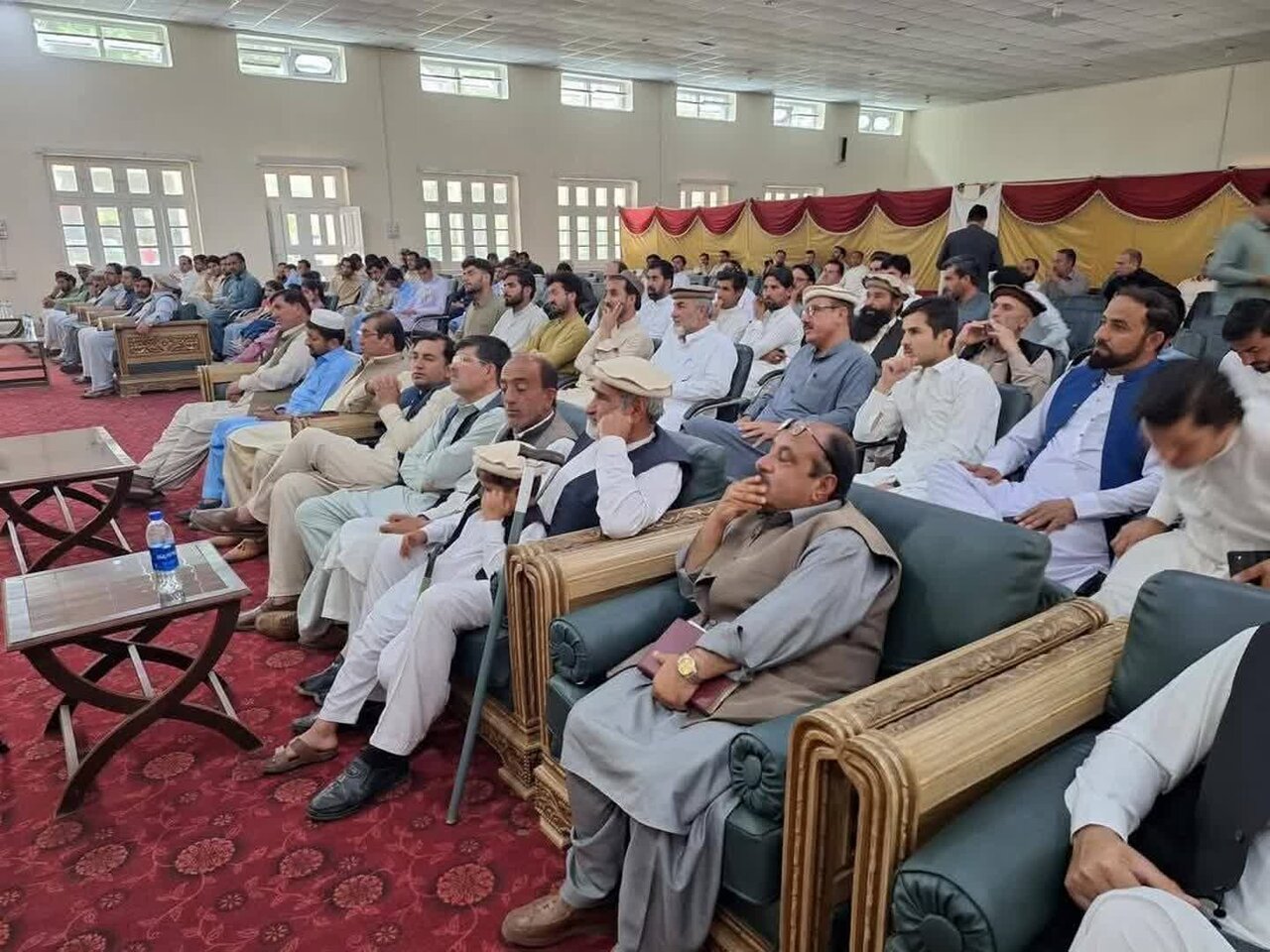 برگزاری جشنواره شعر صلح در شهر پاراچنار پاکستان/ گردهمایی شاعران شیعه و سنی با پیام وحدت