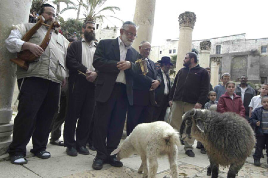 Hamas calls for mass mobilization to defend Aqsa Mosque