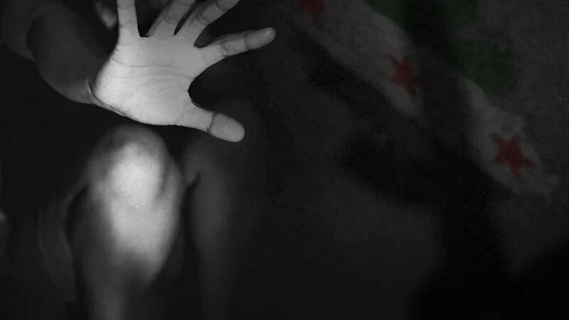 Rapimento sistematico di donne alawite in Siria; riprodurre i crimini di Daesh sotto la bandiera dell'organizzazione al-Jolani