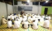 Wanafunzi wa Hawza ya Imam Ridhwa (as) - Ikwiriri, Tanzania, wakiwa katika makundi yao wakifanya Mubahatha wa kielimu