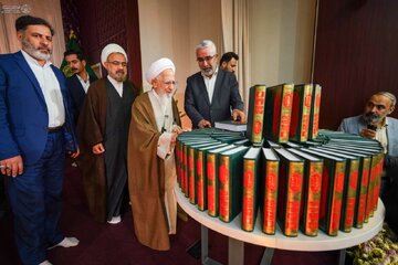 **Taclîlê Astanê(Mezargeha) Mûqedese Elawî ji Ayetullah Cewadî Amolî bi beşdariya alim û zankoyan + wêne**