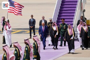Donald Trump Tiba di Ibu Kota Arab Saudi / Awal Kunjungan Regional Presiden Amerika Serikat