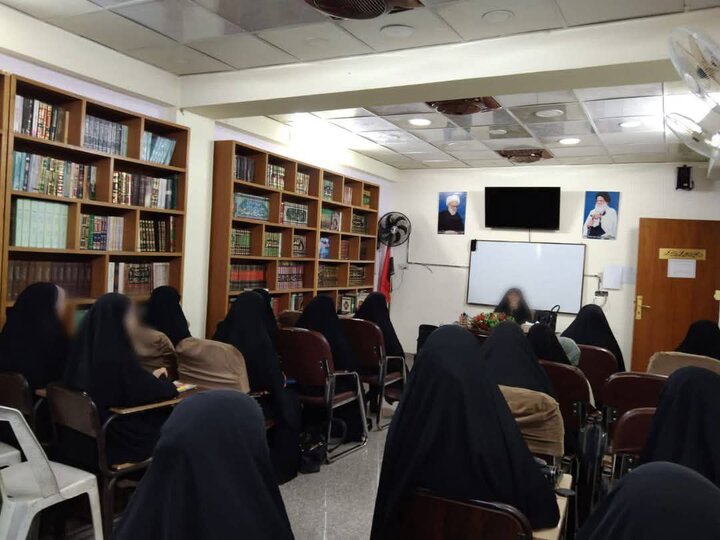 إقامة دورة "على خُطى زينب" لتأهيل الخطيبات الحسينية في بغداد
