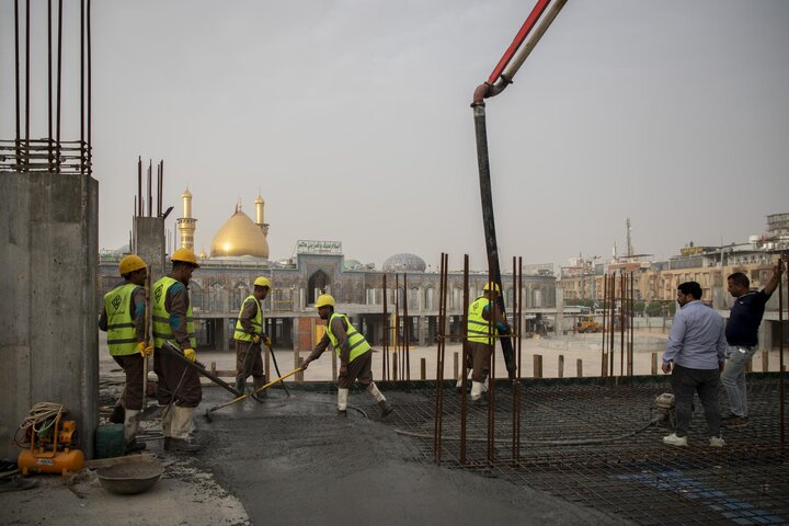 صب 600 متر مربع من المساحات التكميلية لمشروع صحن أمّ البنين (عليها السلام)