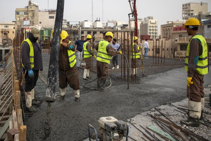 صب 600 متر مربع من المساحات التكميلية لمشروع صحن أمّ البنين (عليها السلام)
