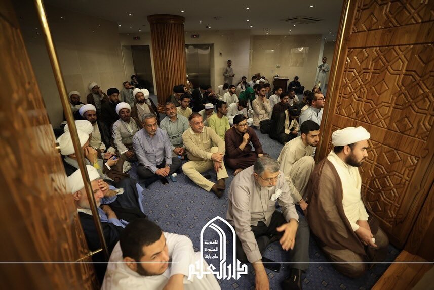 استقبال گرم اساتید و طلاب حوزه علمیه نجف از آیتالله جوادی آملی + تصاویر