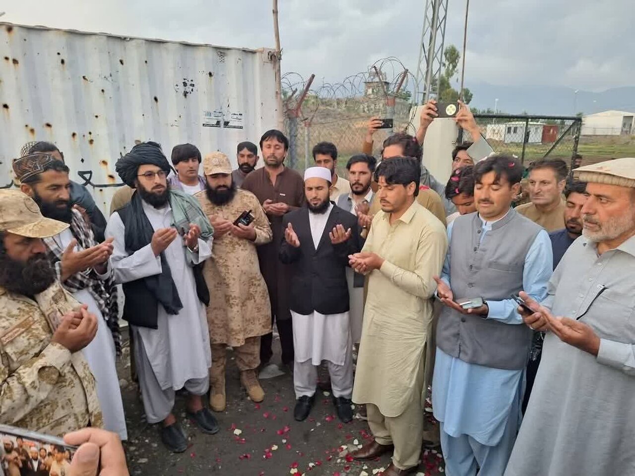 پایان انزوای اقتصادی منطقه شیعهنشین پاراچنار/ تجارت مرزی پاکستان و افغانستان از سر گرفته شد