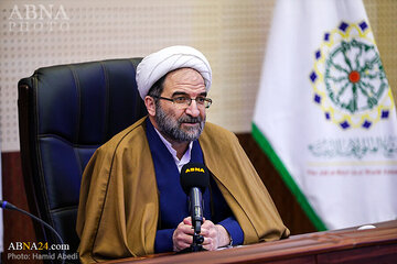 فرمانیان: مرحوم نقده‌دوزان مخلصانه در راه نشر معارف اهل‌بیت(ع) تلاش می‌کرد