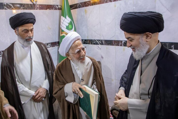 تقرير مصور| السيد أحمد الصافي يزور آية الله الشيخ عبد الله الجواديّ الآمليّ في مقرّ إقامته في كربلاء