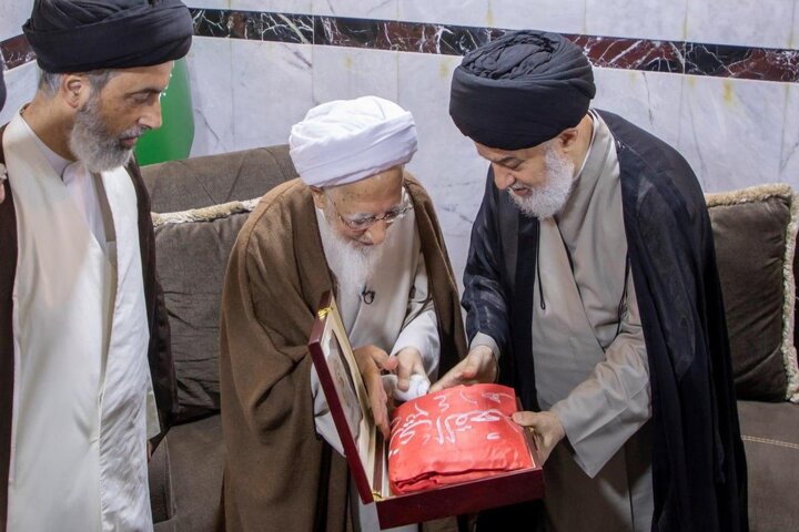 تقرير مصور| السيد أحمد الصافي يزور آية الله الشيخ عبد الله الجواديّ الآمليّ في مقرّ إقامته في كربلاء