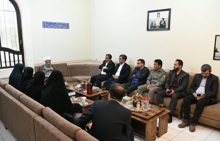 تصاویر| معاون رئیس جمهور با حجت الاسلام والمسلمین دژکام دیدار و گفت و گو کرد