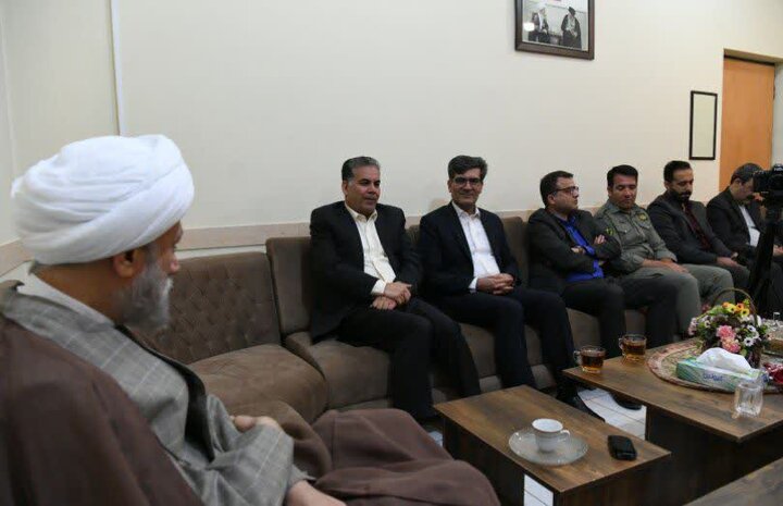 تصاویر| معاون رئیس جمهور با حجت الاسلام والمسلمین دژکام دیدار و گفت و گو کرد