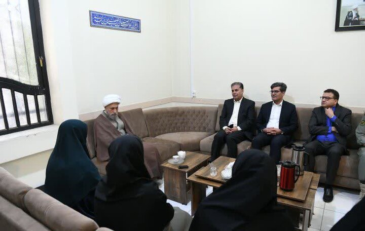 تصاویر| معاون رئیس جمهور با حجت الاسلام والمسلمین دژکام دیدار و گفت و گو کرد