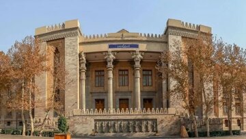 Эрон ва ҷаҳон | Маҳкӯмияти суханони тафриқаангези раиси Ҷумҳурии Амрико ; Судӯри муҷаввизи ифтитоҳи аввалин шуъбаи банки русӣ дар Эрон