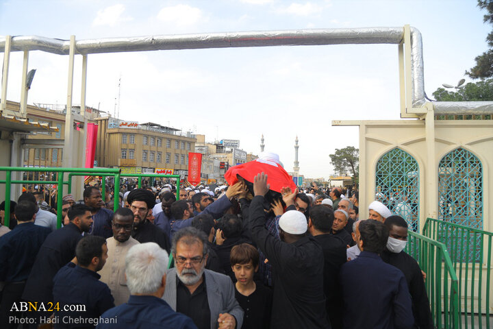مراسم تشییع پیکر مرحوم حجت‌الاسلام نقده‌دوزان در شهر قم